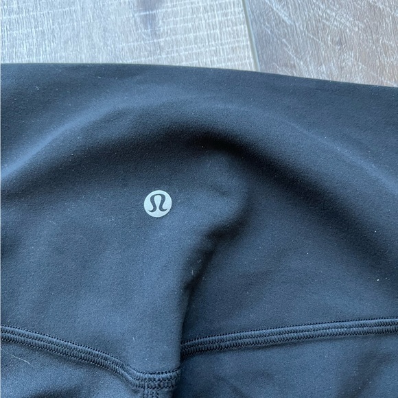 Lululemon Align Crop in Black Size 4 - Picture 7 of 8